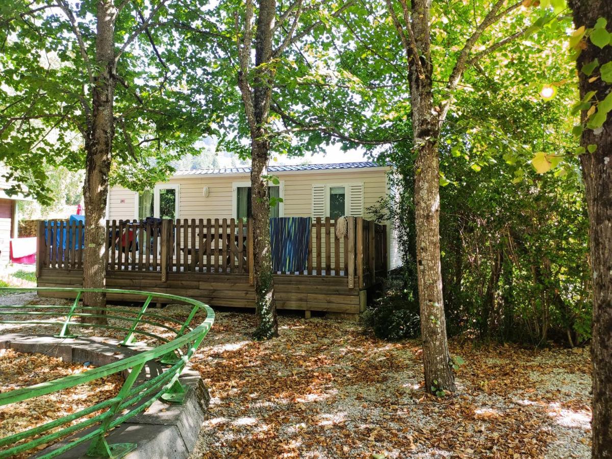 Camping Le Pre Morjal Ispagnac Exterior photo