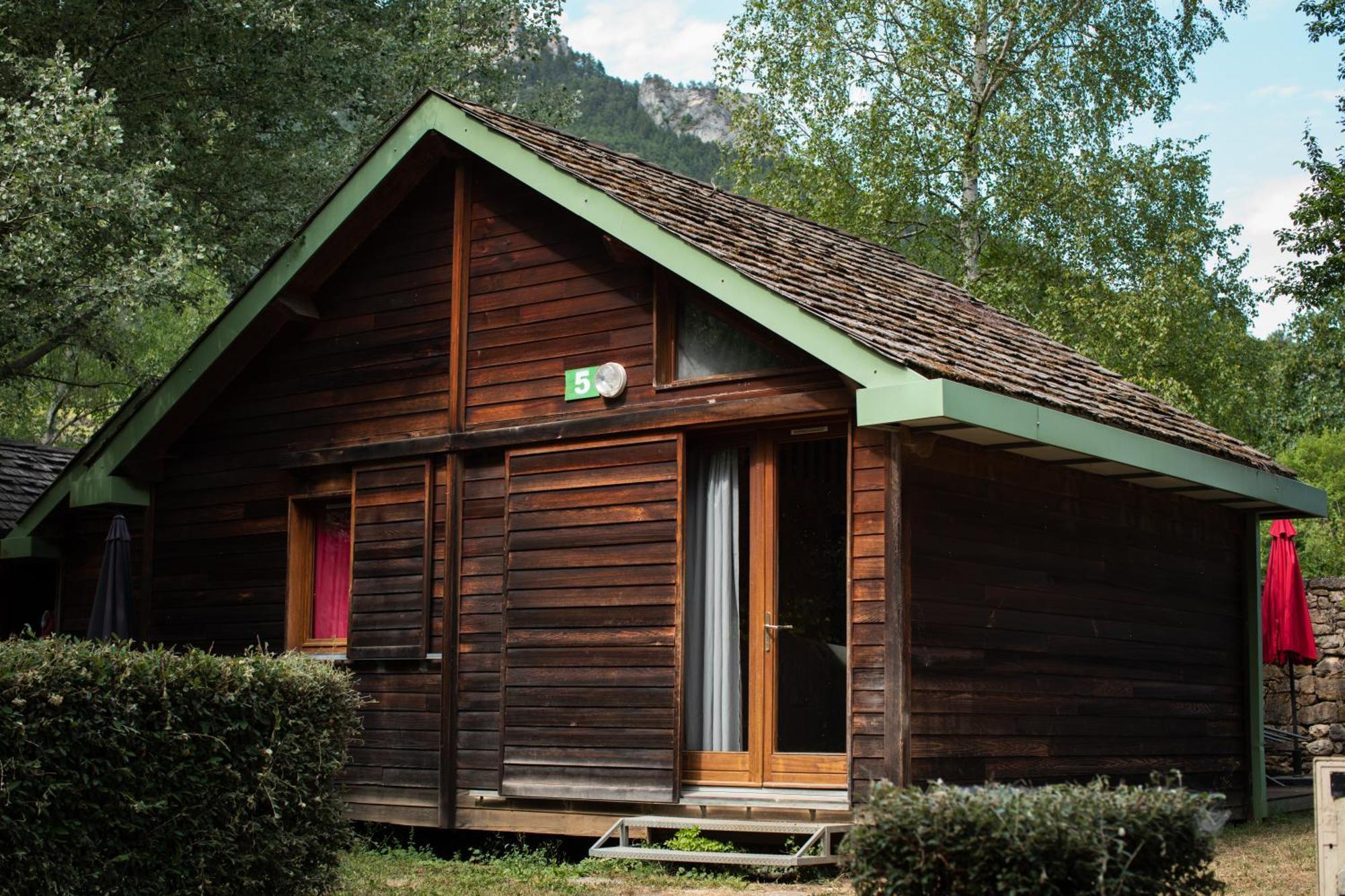Camping Le Pre Morjal Ispagnac Exterior photo