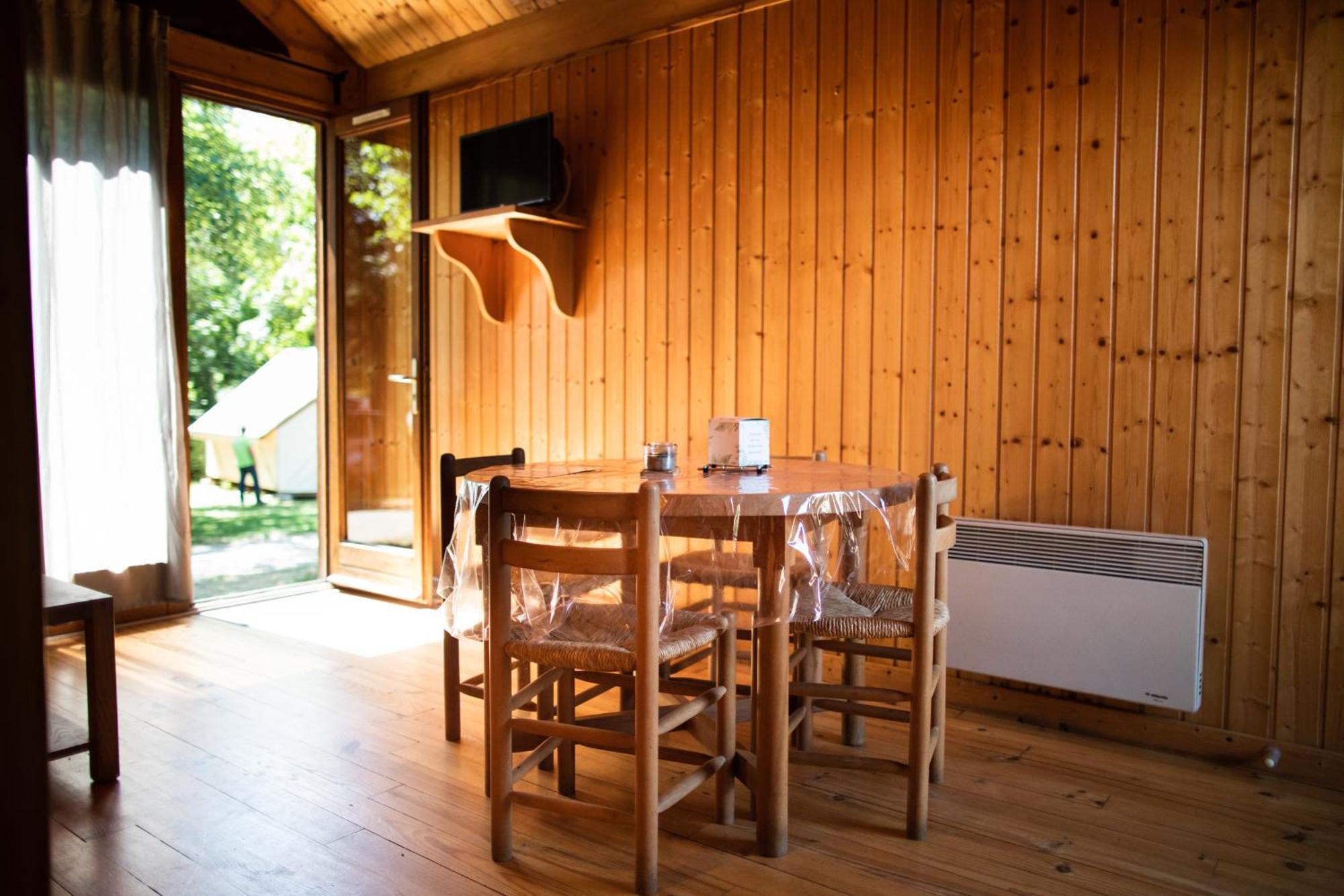 Camping Le Pre Morjal Ispagnac Exterior photo